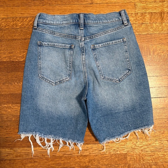 Banana Republic Petite Denim Shorts Distressed Frayed Hem Light Wash‎ Size 25/0 - Picture 2 of 6